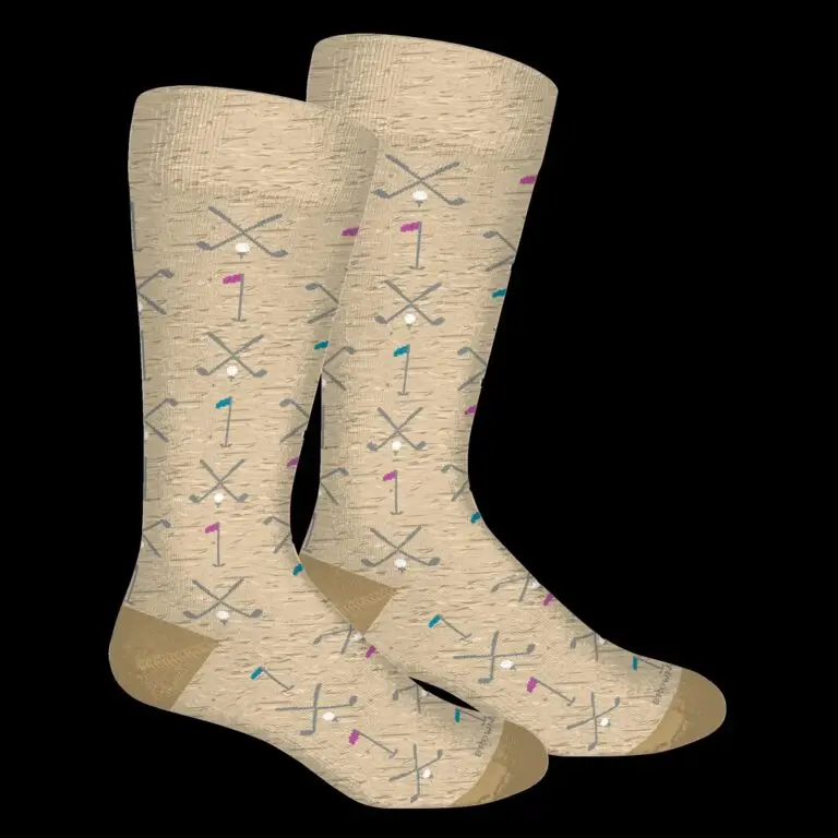 Beige novelty socks with golf flags and clubs in a crossed pattern